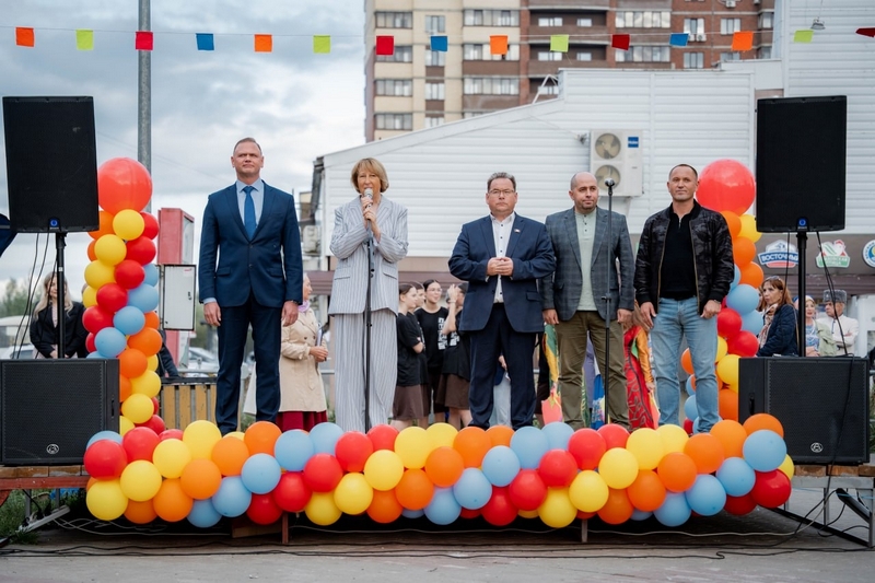 Праздники двора разгоняют тучи в Глазове.