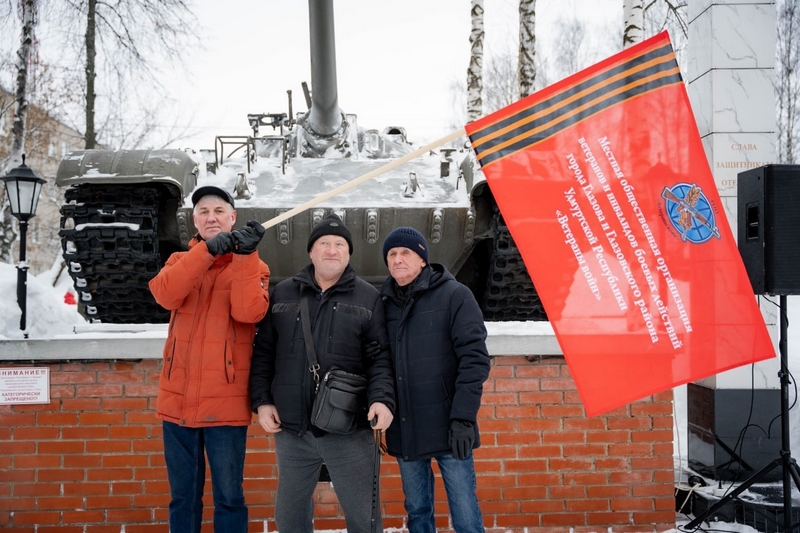 Ежегодно мы встречаемся на Аллее мужества.