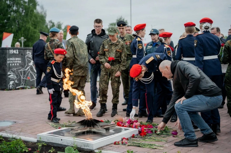 Глазов присоединился к Всероссийской минуте молчания. Глазов присоединился к Всероссийской минуте молчания.